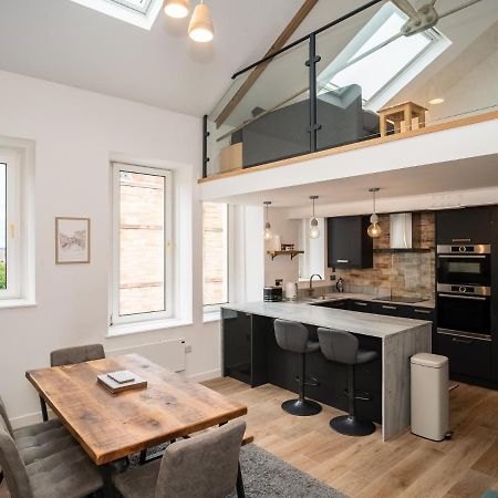 Pass The Keys Stunning 3 Bed Loft Style Apt With Free Parking Edinburg Exteriör bild