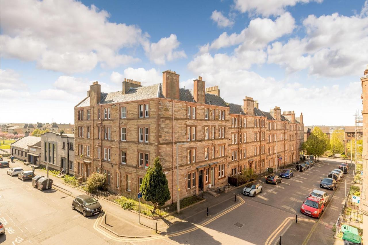 Pass The Keys Stunning 3 Bed Loft Style Apt With Free Parking Edinburg Exteriör bild