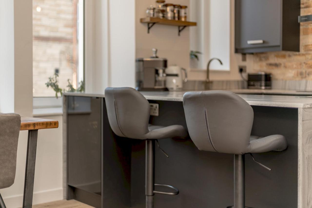 Pass The Keys Stunning 3 Bed Loft Style Apt With Free Parking Edinburg Exteriör bild