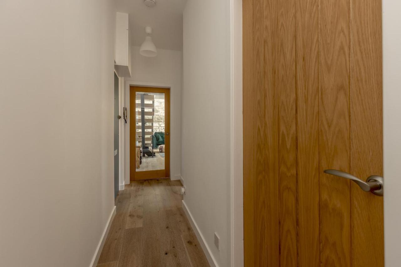 Pass The Keys Stunning 3 Bed Loft Style Apt With Free Parking Edinburg Exteriör bild