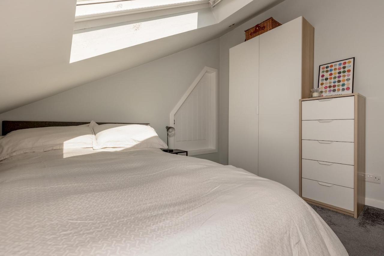 Pass The Keys Stunning 3 Bed Loft Style Apt With Free Parking Edinburg Exteriör bild