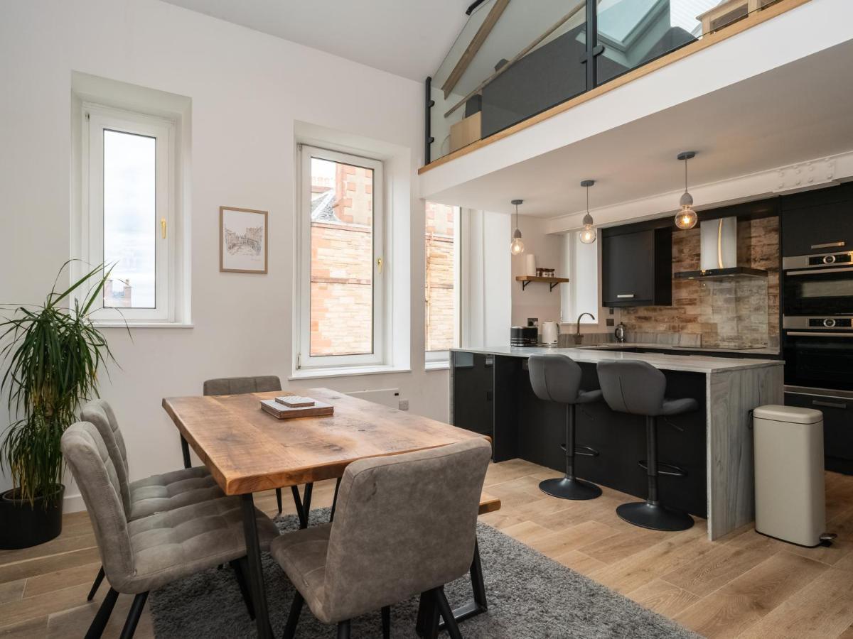 Pass The Keys Stunning 3 Bed Loft Style Apt With Free Parking Edinburg Exteriör bild