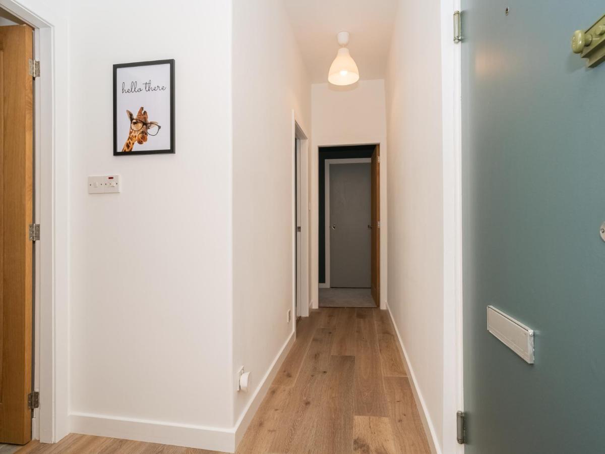 Pass The Keys Stunning 3 Bed Loft Style Apt With Free Parking Edinburg Exteriör bild