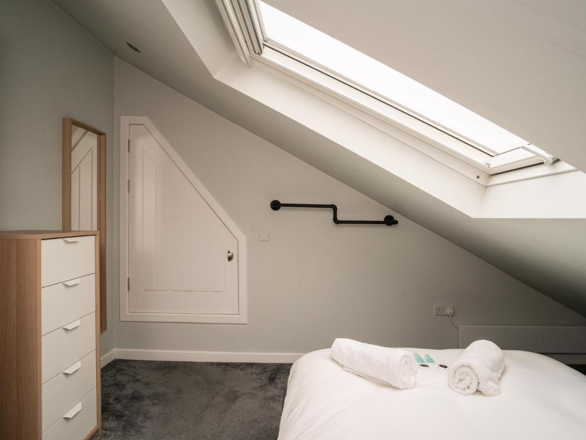 Pass The Keys Stunning 3 Bed Loft Style Apt With Free Parking Edinburg Exteriör bild