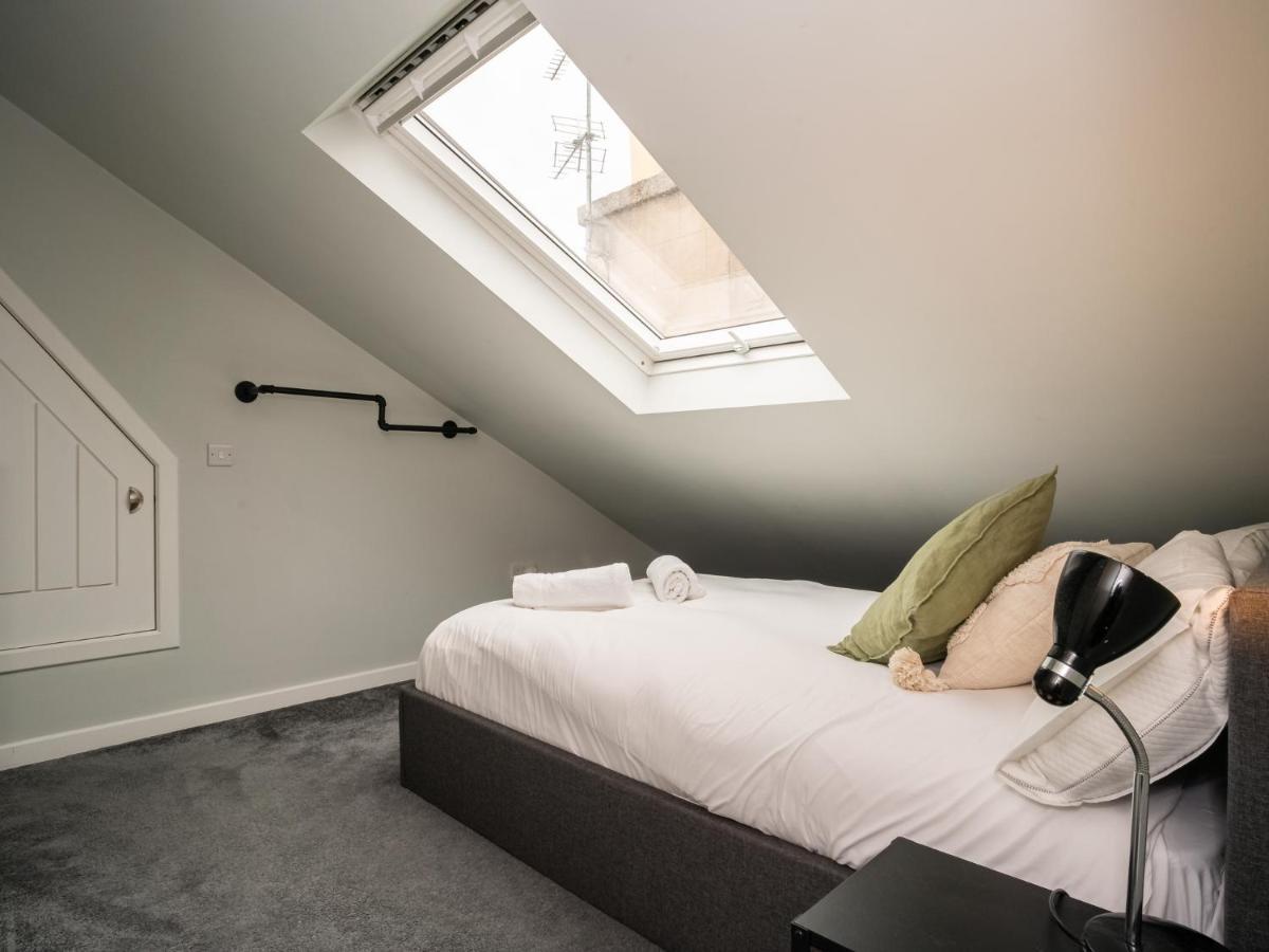 Pass The Keys Stunning 3 Bed Loft Style Apt With Free Parking Edinburg Exteriör bild