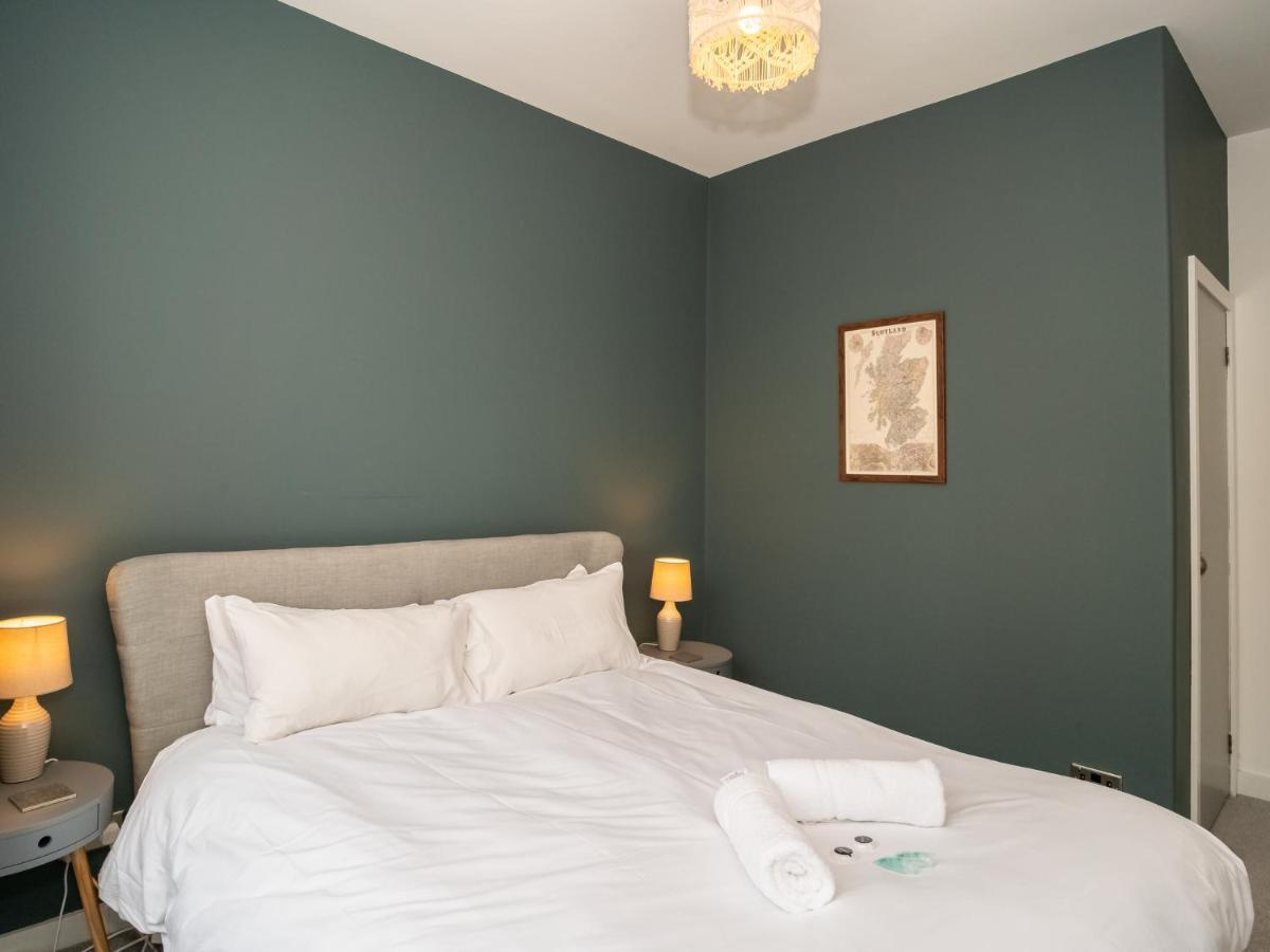 Pass The Keys Stunning 3 Bed Loft Style Apt With Free Parking Edinburg Exteriör bild