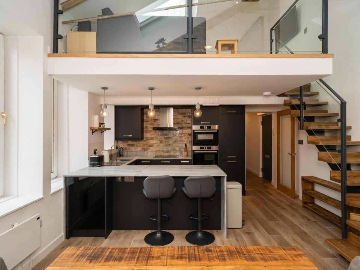 Pass The Keys Stunning 3 Bed Loft Style Apt With Free Parking Edinburg Exteriör bild
