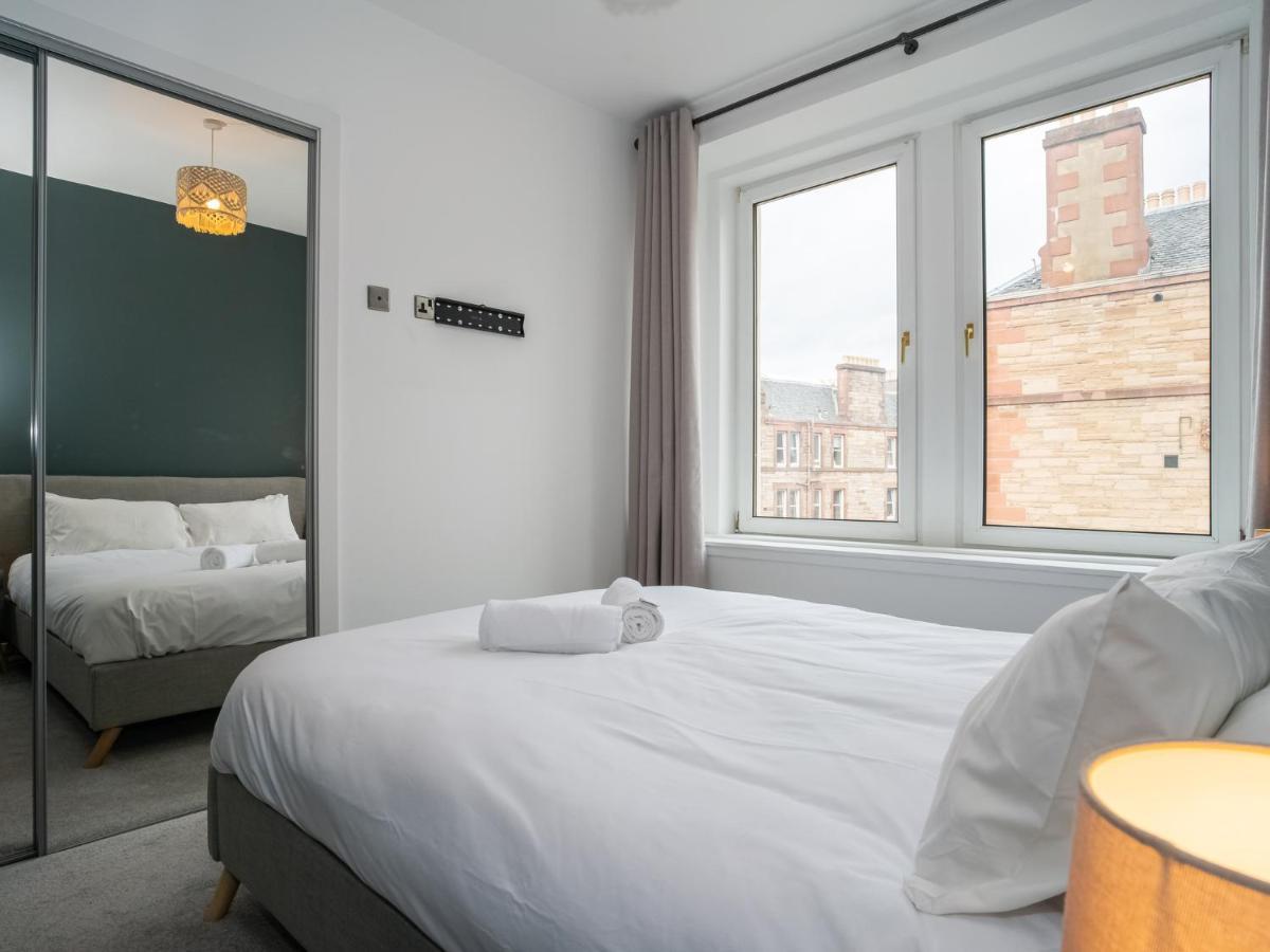 Pass The Keys Stunning 3 Bed Loft Style Apt With Free Parking Edinburg Exteriör bild