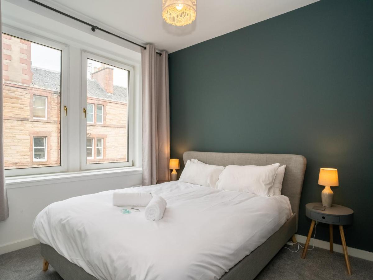 Pass The Keys Stunning 3 Bed Loft Style Apt With Free Parking Edinburg Exteriör bild