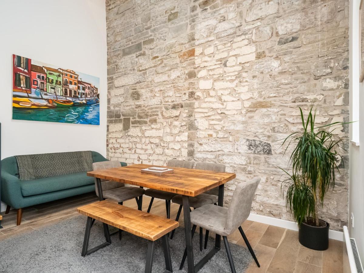 Pass The Keys Stunning 3 Bed Loft Style Apt With Free Parking Edinburg Exteriör bild